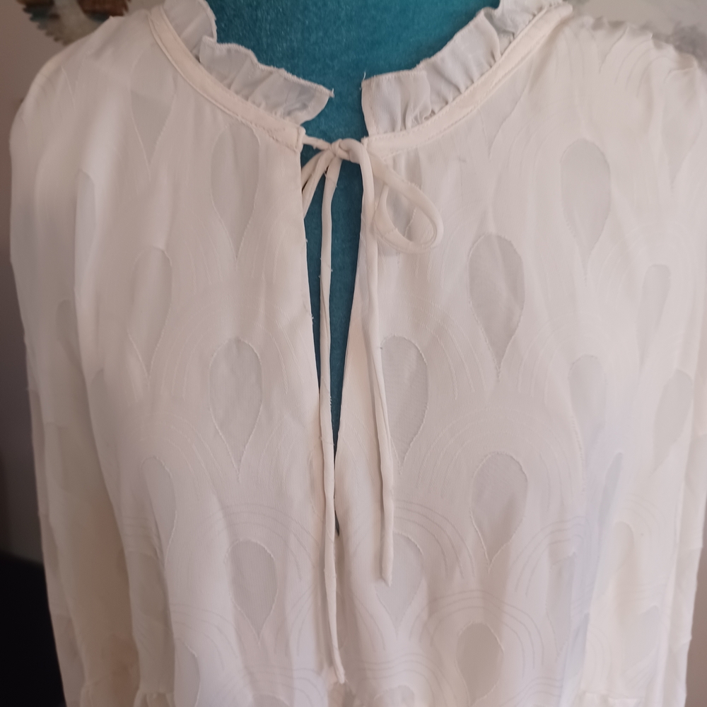 Ophelia Roe Cream Textured Ruffle Dress - Size 3X - Picture 3 of 7